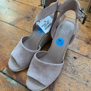 Vince Camuto Sandals